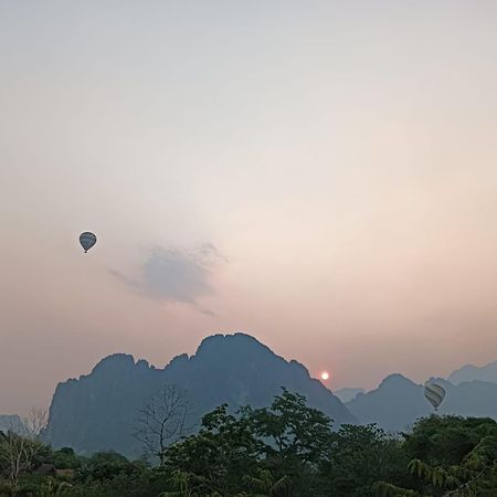 Bountang Mountain View Riverside Hotel 万荣 外观 照片