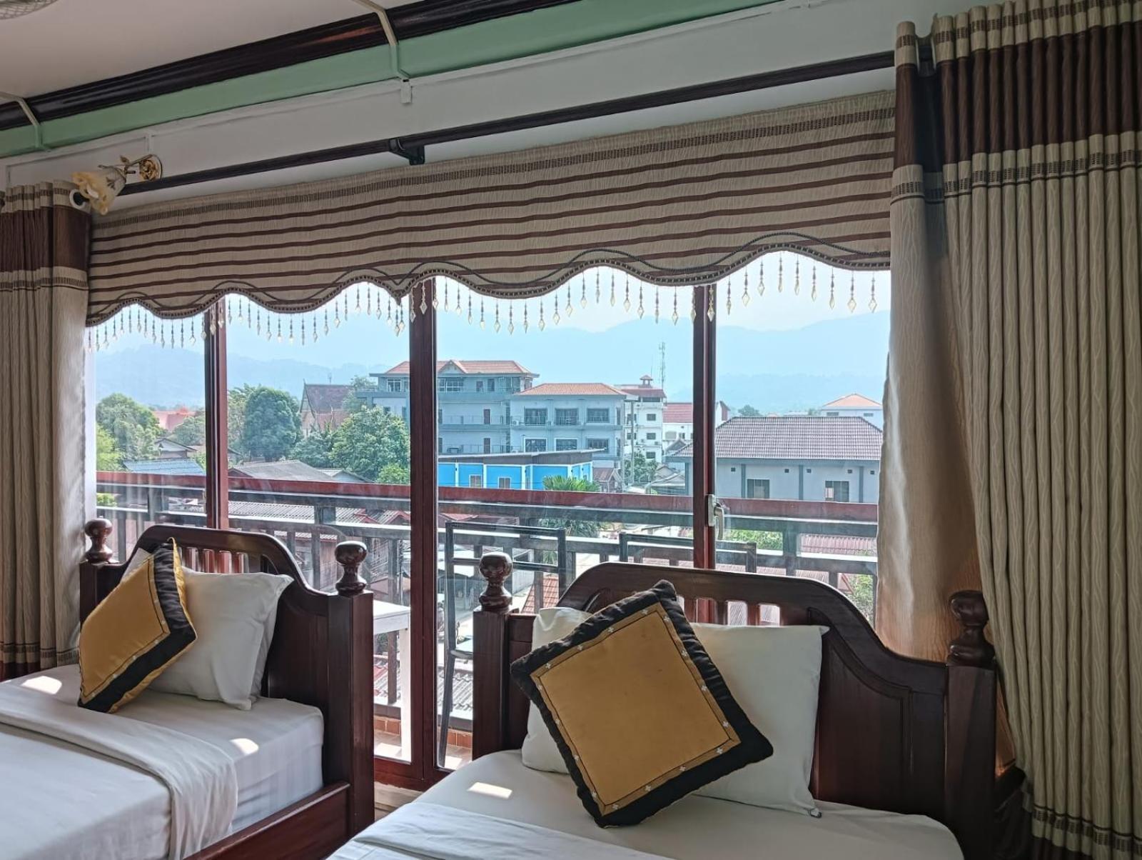 Bountang Mountain View Riverside Hotel 万荣 外观 照片